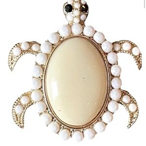 GORGEOUS VINTAGE TURTLE PENDANT -RARE PRISTINE SHAPE NO STONES MISSING
